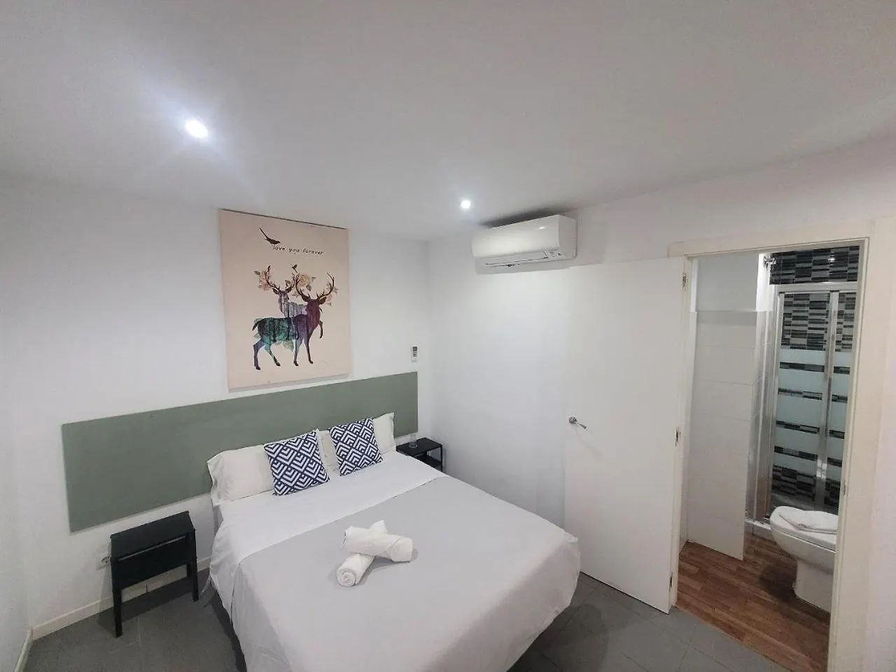 Ayz Frailes - Auto Check-In Property (Adults Only) Malaga 3*,