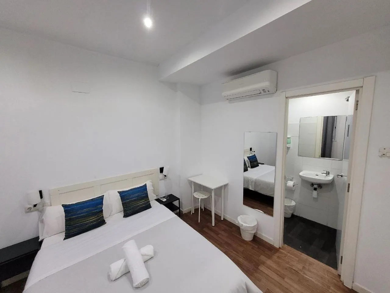 Ayz Frailes - Auto Check-In Property (Adults Only) Malaga